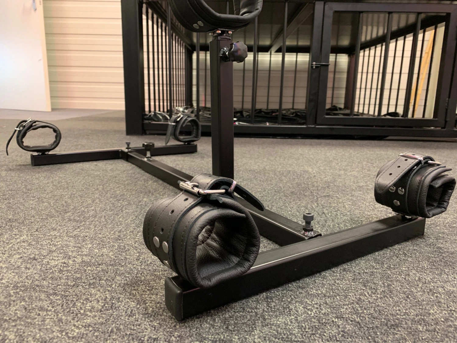 Steel Doggy Bench 'Easy Lock' 3 Steel Doggy Bench 'Easy Lock'