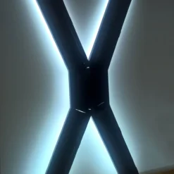 Stalen Design Kruis Iniuria