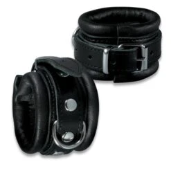 Lederen Zwart Gevoerde Hals- Pols- En Voetboeienset Van Saxos 11 Lederen Zwart Gevoerde Hals- Pols- En Voetboeienset Van Saxos -Rimba Seksshop os 0100 2s handfesseln