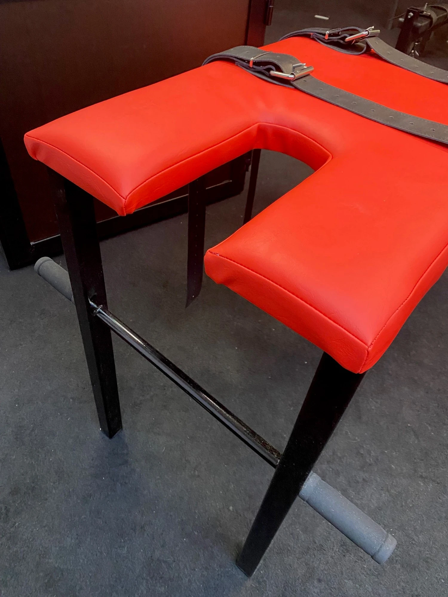 Stalen Bdsm Meubel Spankingbench - Strafbok 6 Stalen Bdsm Meubel Spankingbench - Strafbok - Afbeelding 4