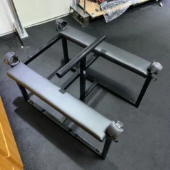 Metalen Strafbok - Spankingbok Met Hand- En Voetboeien 9 Metalen Strafbok - Spankingbok Met Hand- En Voetboeien -Rimba Seksshop strafbok 3