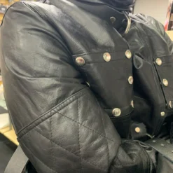 Volledig Lederen Gevoerde Dwangbuis Van NL Leather 15 Volledig Lederen Gevoerde Dwangbuis Van NL Leather -Rimba Seksshop straightjacket detail nlleather