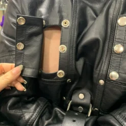 Volledig Lederen Gevoerde Dwangbuis Van NL Leather 13 Volledig Lederen Gevoerde Dwangbuis Van NL Leather -Rimba Seksshop straightjacket nipples nlleather